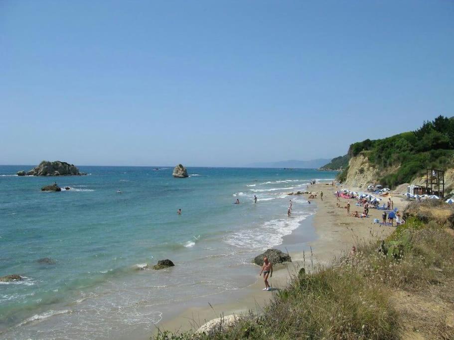 Corfu Sea Front Apartment, The Nest Holiday home Agios Matthaios (Corfu)