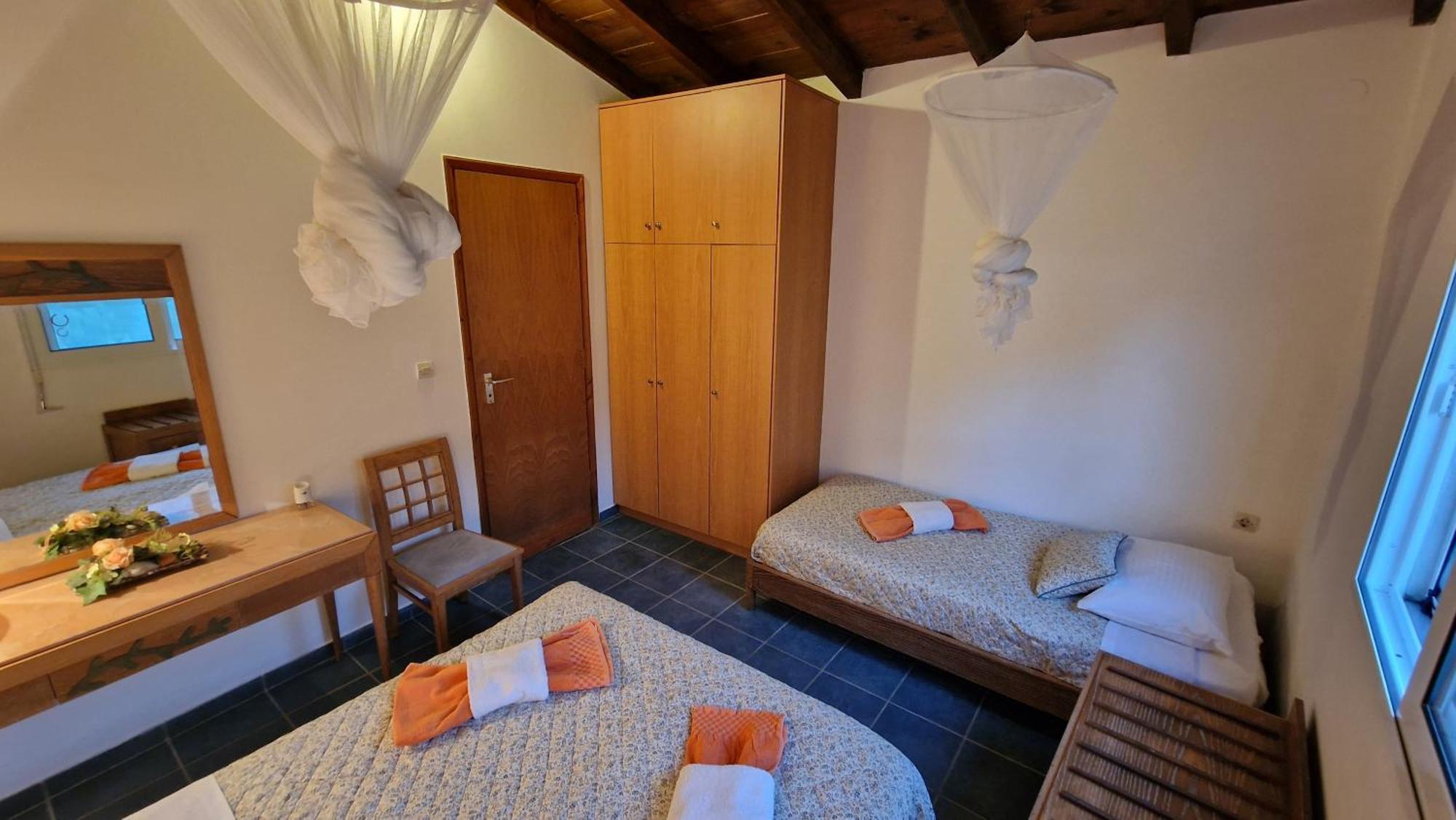 Corfu Sea Front Apartment, The Nest Holiday home Agios Matthaios (Corfu)
