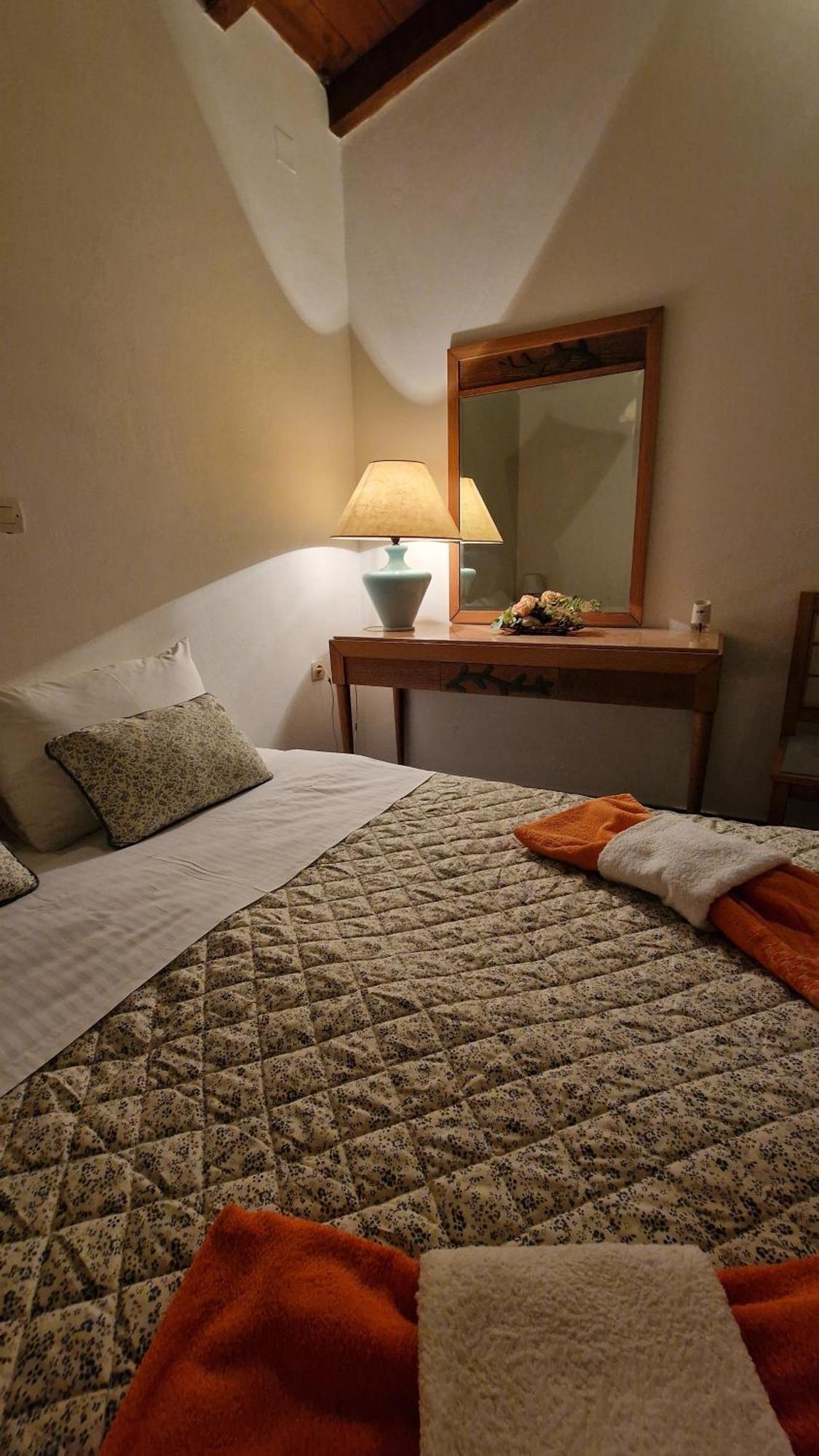 Corfu Sea Front Apartment, The Nest Holiday home